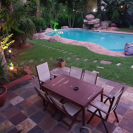 Moonflower Cottages Johannesburg Exterior photo