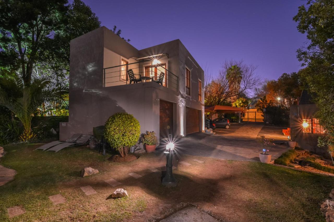 Moonflower Cottages Johannesburg Exterior photo