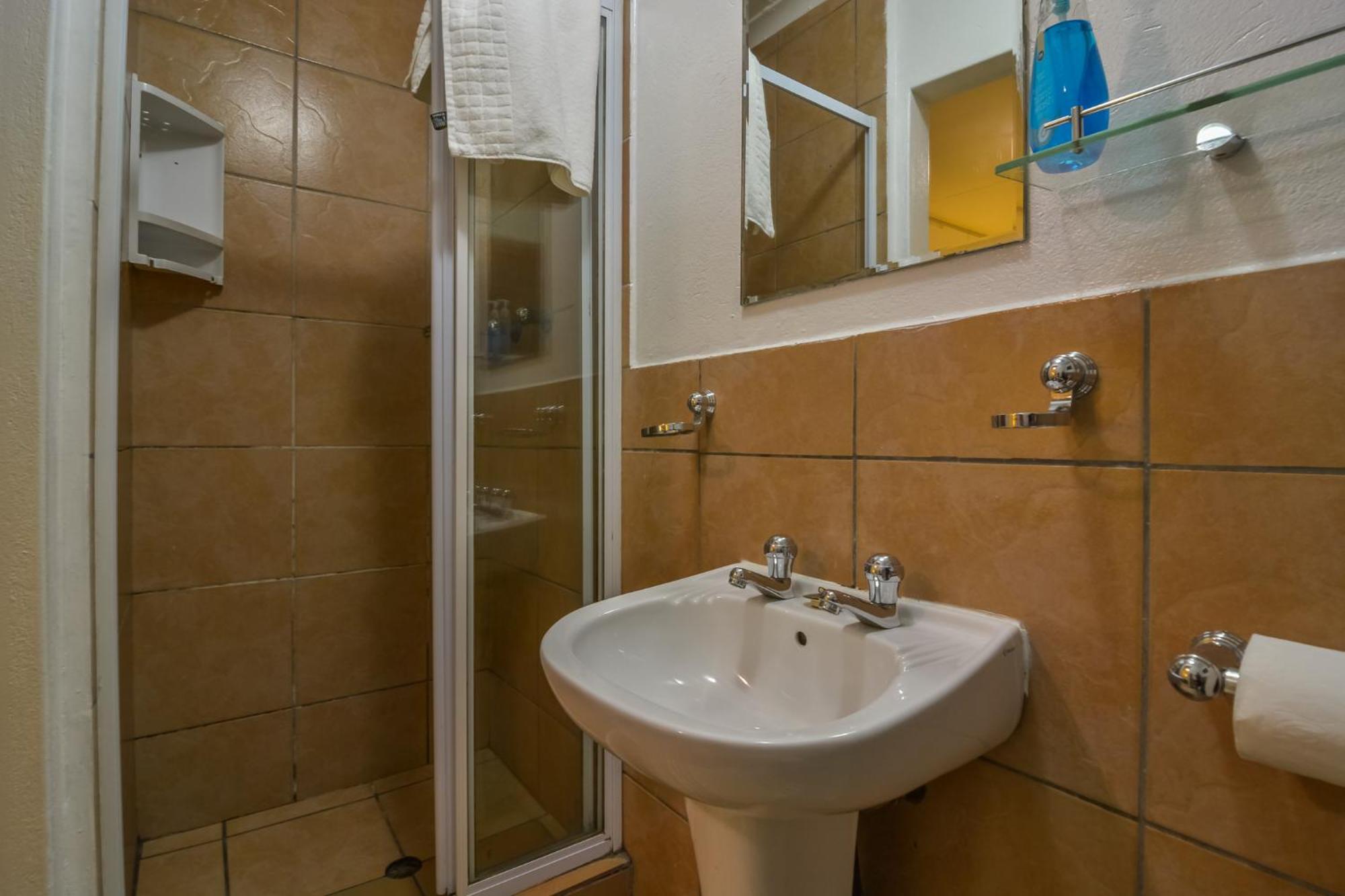 Moonflower Cottages Johannesburg Room photo