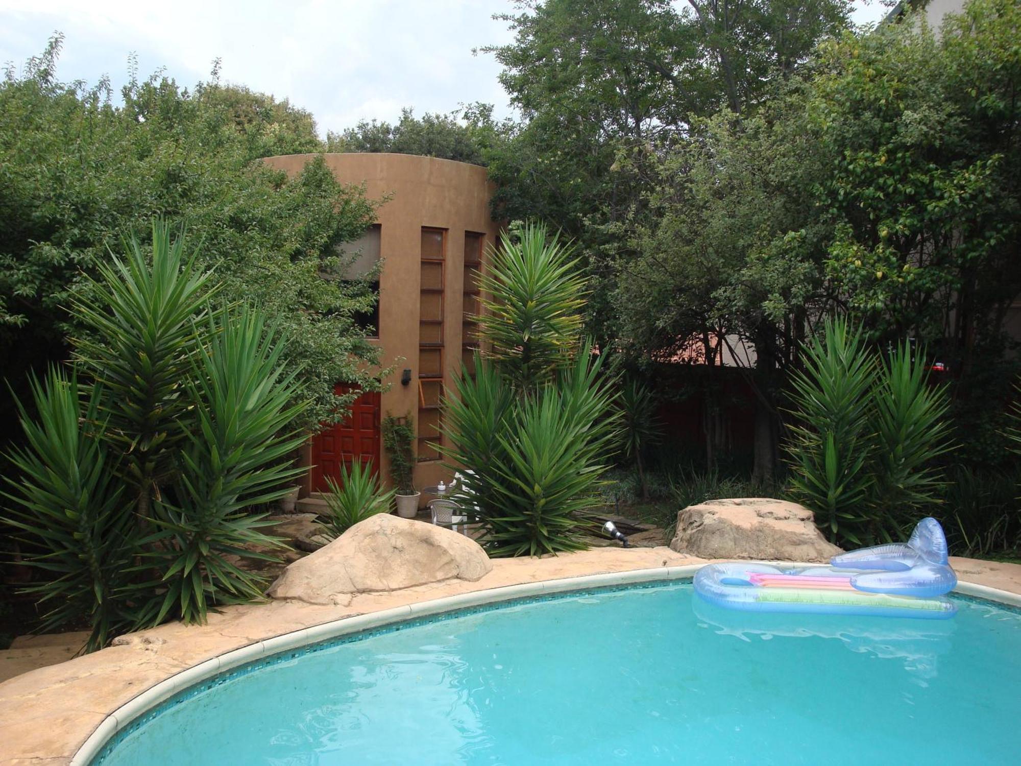 Moonflower Cottages Johannesburg Room photo