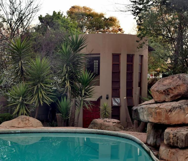 Moonflower Cottages Johannesburg Exterior photo