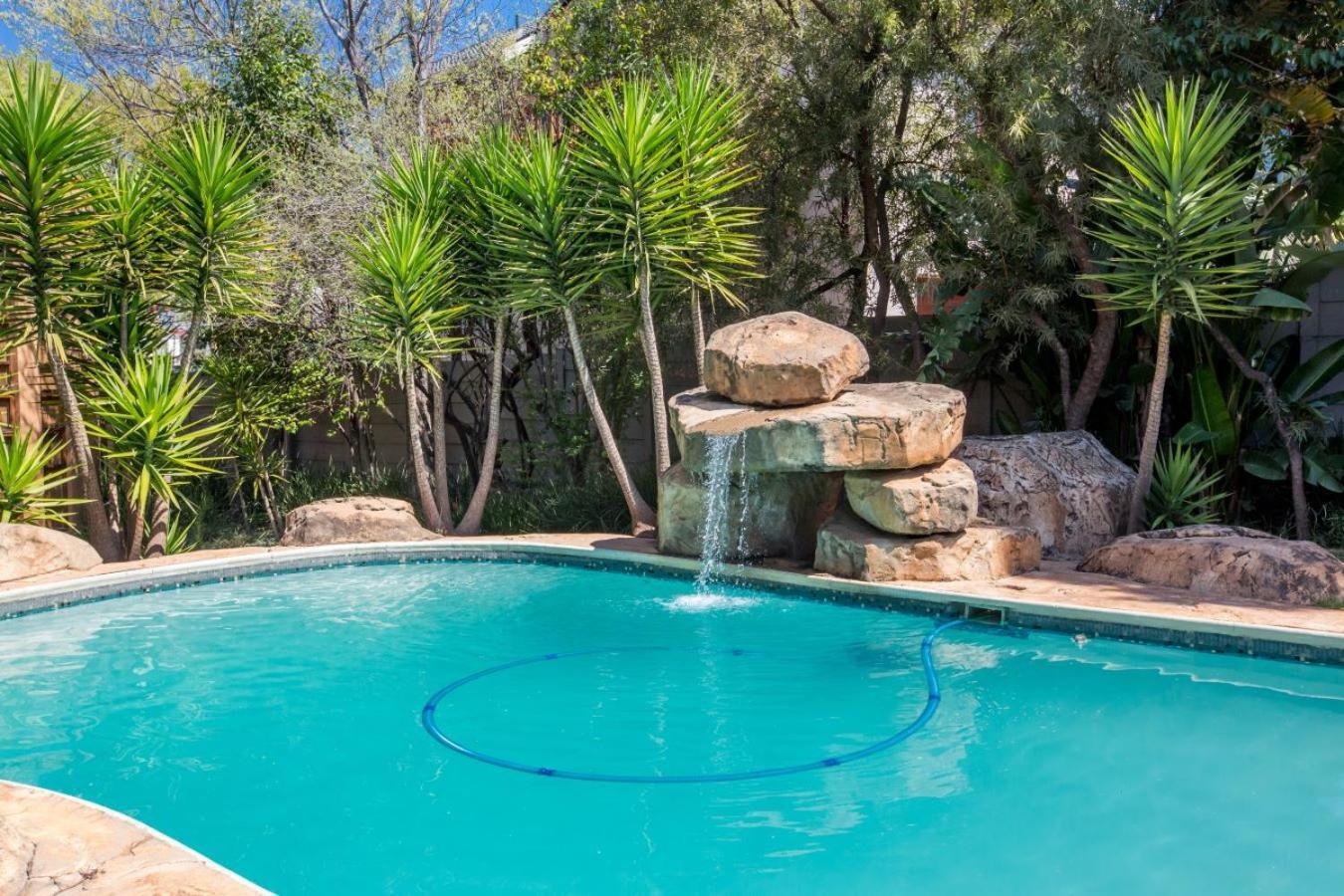 Moonflower Cottages Johannesburg Exterior photo