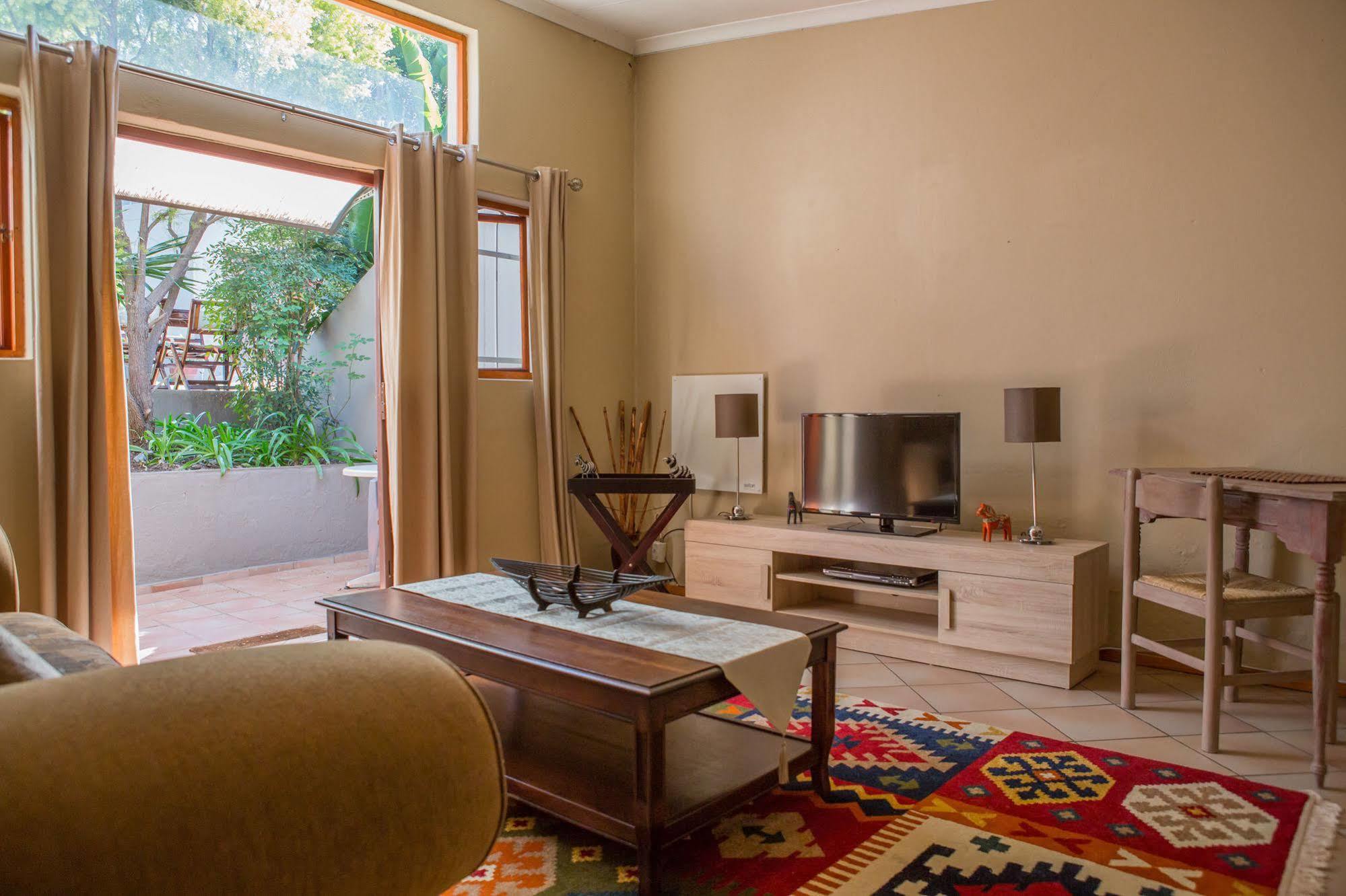 Moonflower Cottages Johannesburg Exterior photo